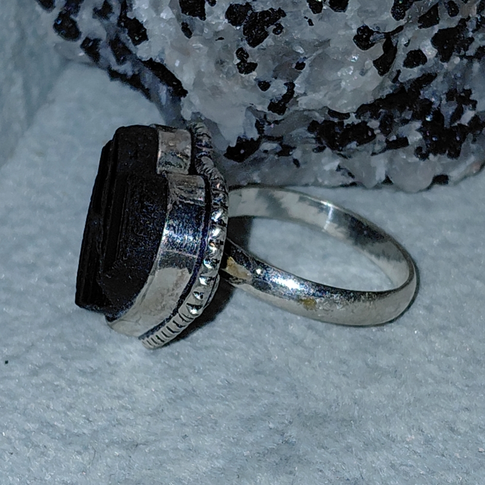Heart-Shaped Raw Black Tourmaline Ring Size 8.25 - Picture 5 of 7